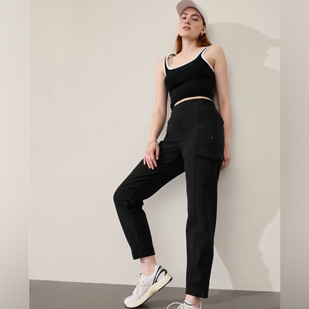 Athleta Black Chelsea Cargo Lined
Pant, Sz. 2